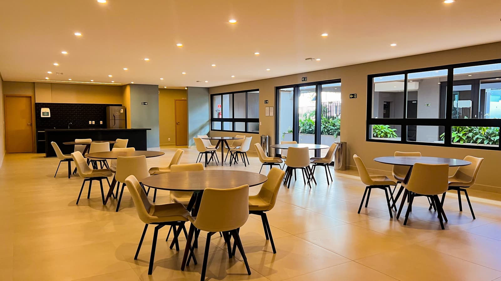 APARTAMENTO 3 SUITES NO SERRINHA - BLISS ENJOY LIFE