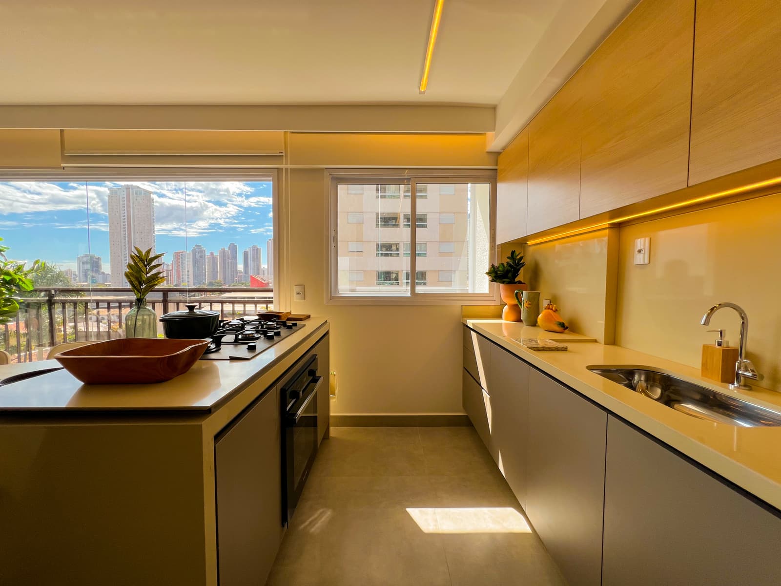 APARTAMENTO 3 SUITES NO SETOR MARISTA - NATTO BUENO