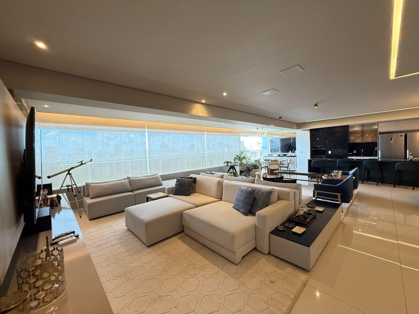 APARTAMENTO 4 SUITES PLENAS NO SETOR OESTE - POEME LAGO DAS ROSAS