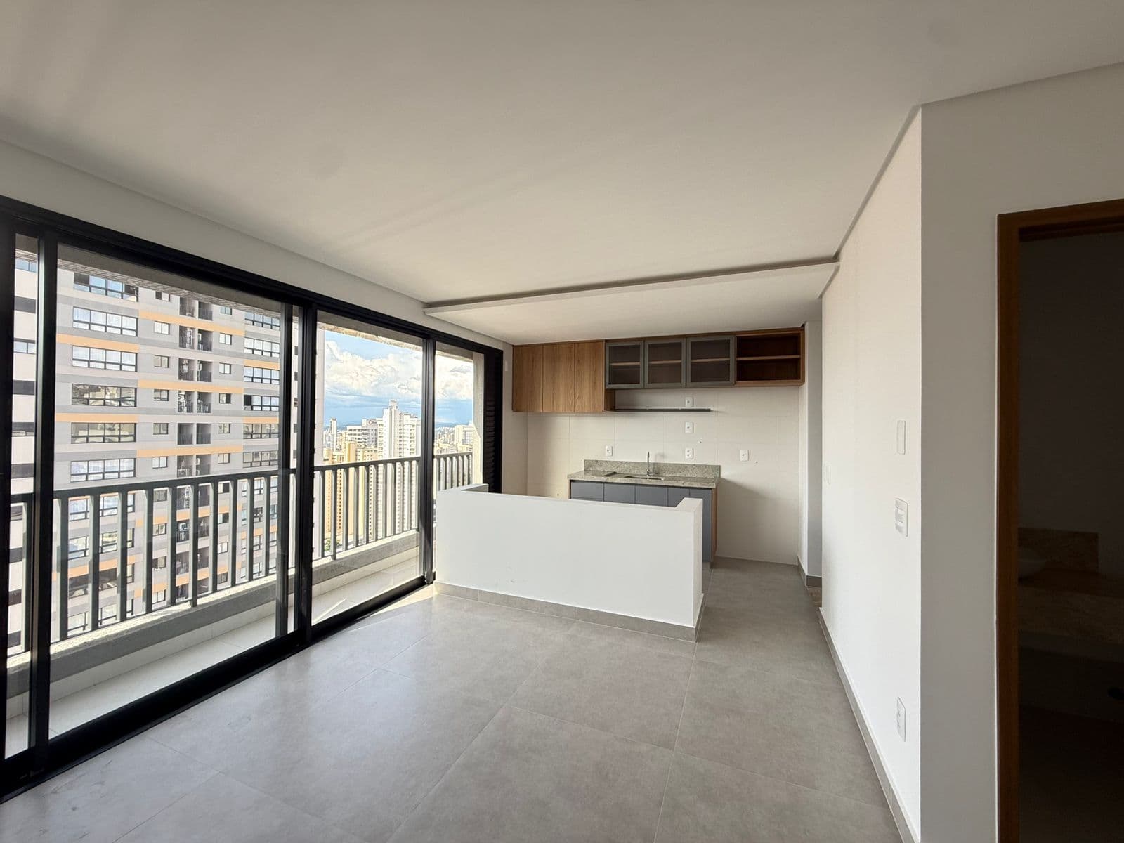 APARTAMENTO BUENO COM 3 SUITES 02 VAGAS - SOHO BUENO