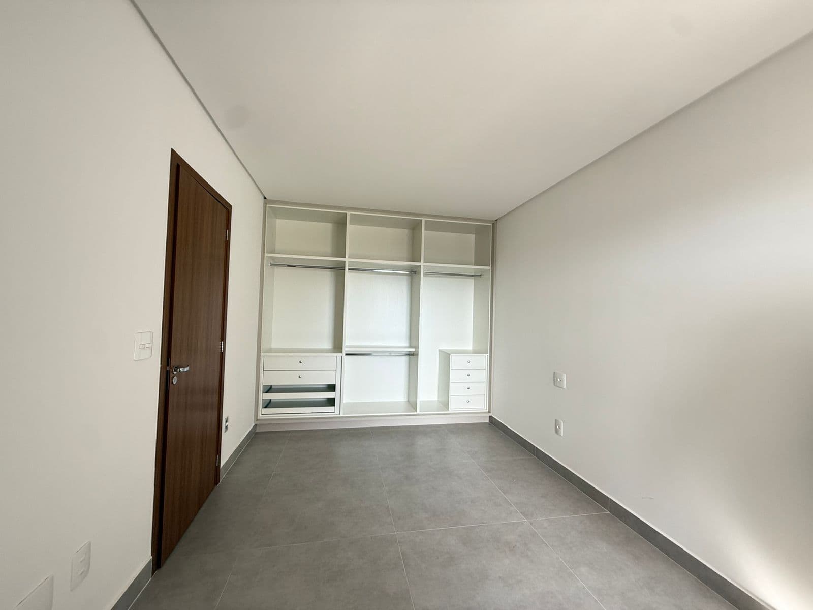 APARTAMENTO BUENO COM 3 SUITES 02 VAGAS - SOHO BUENO