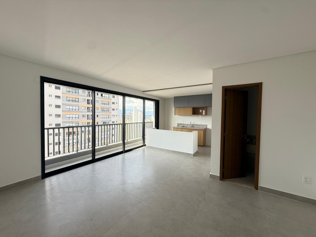 APARTAMENTO BUENO COM 3 SUITES 02 VAGAS - SOHO BUENO