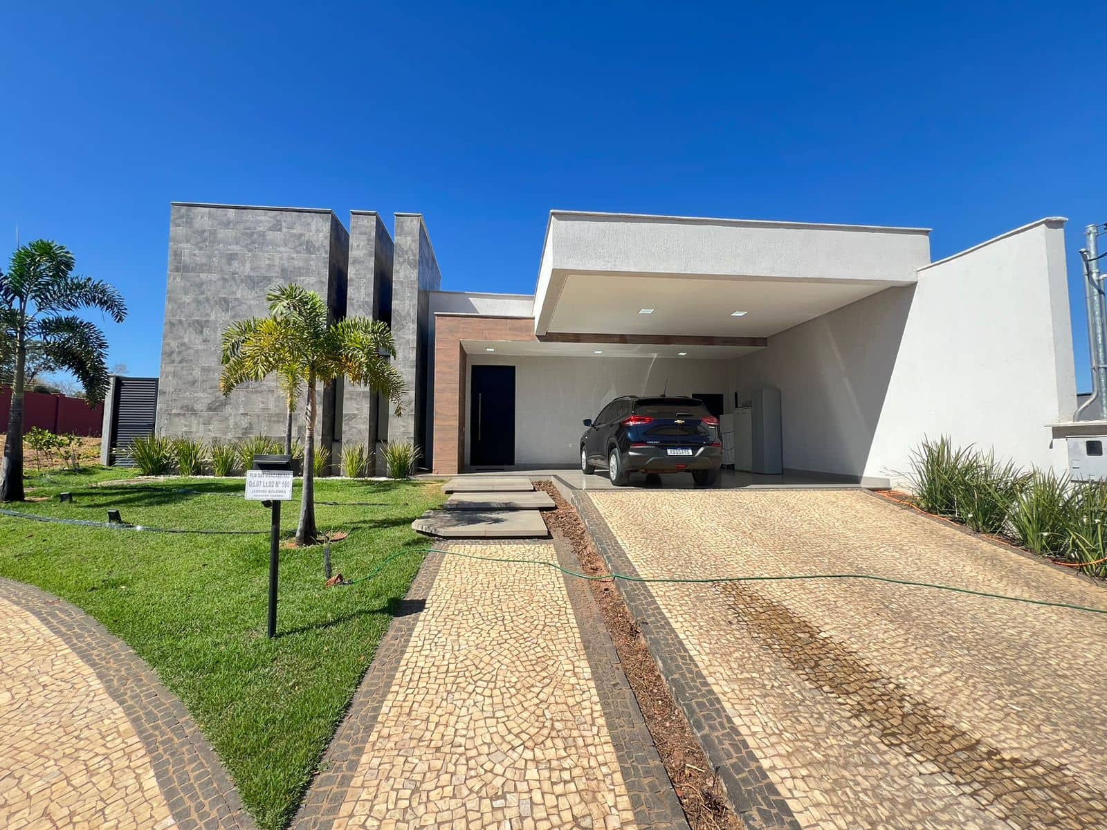 CASA 3 SUITES EM CONDOMINIO - SENADOR CANEDO - JARDINS BOLONHA