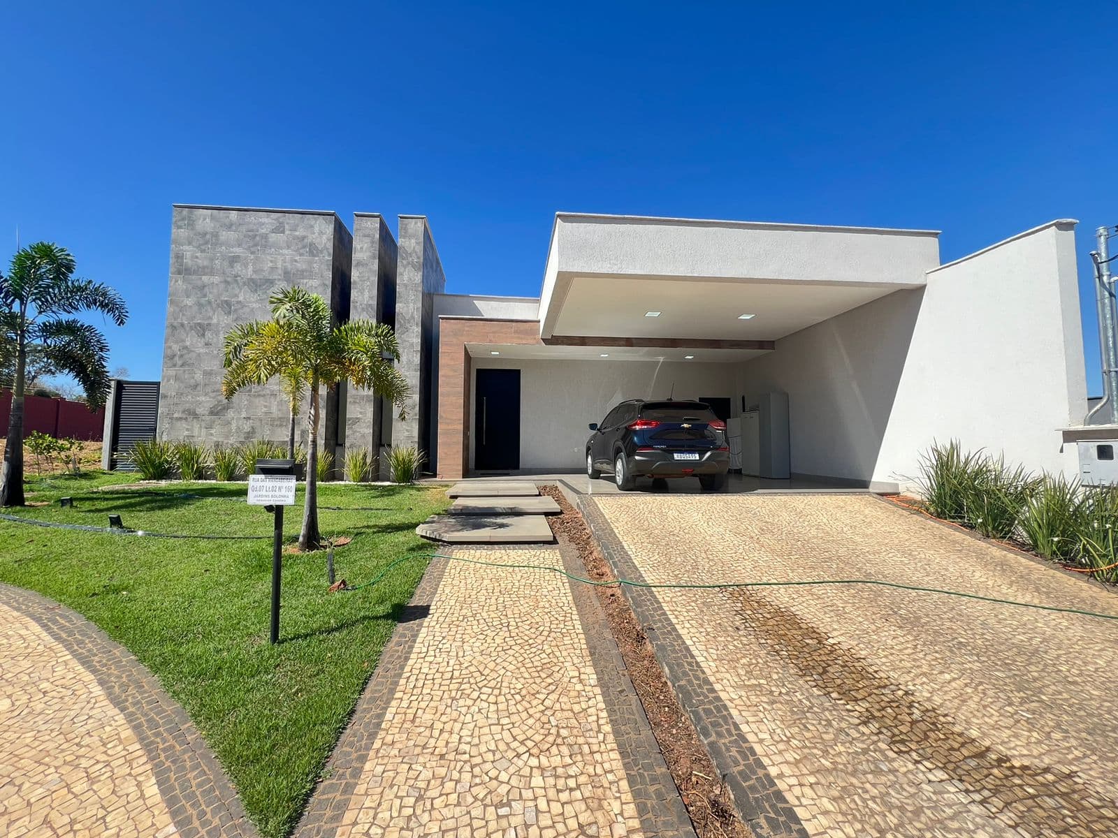 CASA 3 SUITES EM CONDOMINIO - SENADOR CANEDO - JARDINS BOLONHA