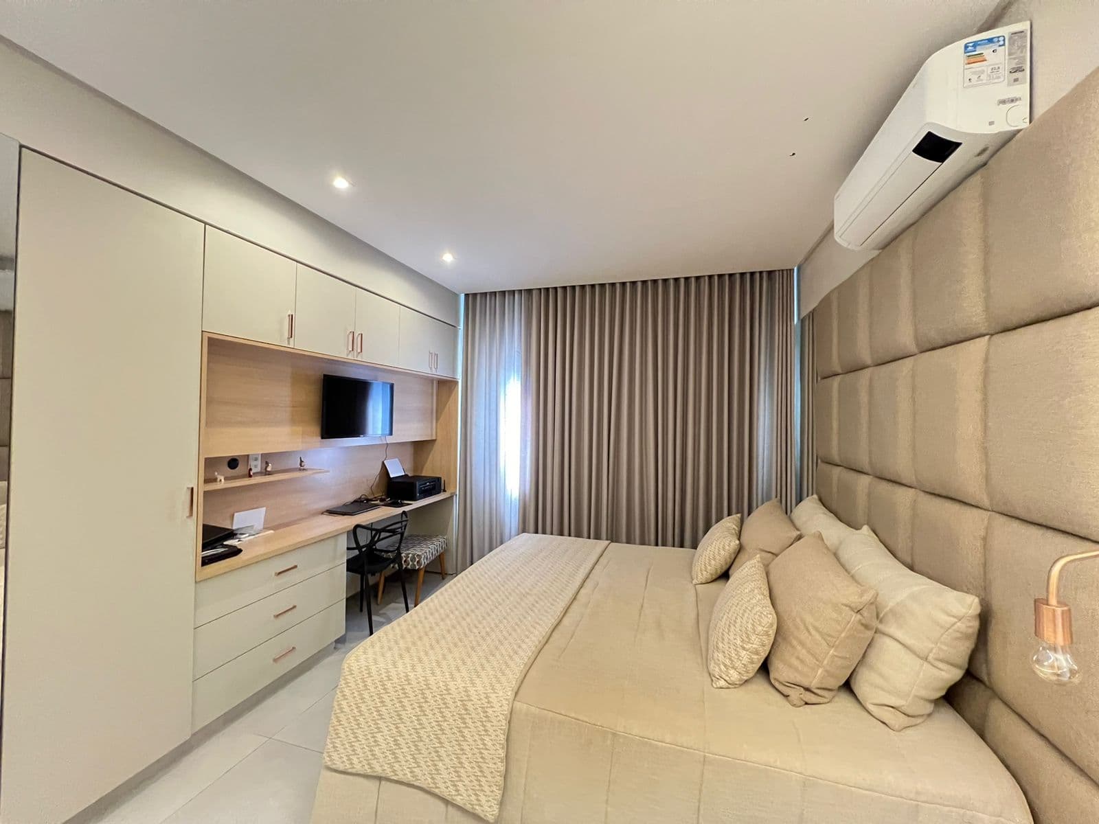 CASA 3 SUITES EM CONDOMINIO - SENADOR CANEDO - JARDINS BOLONHA