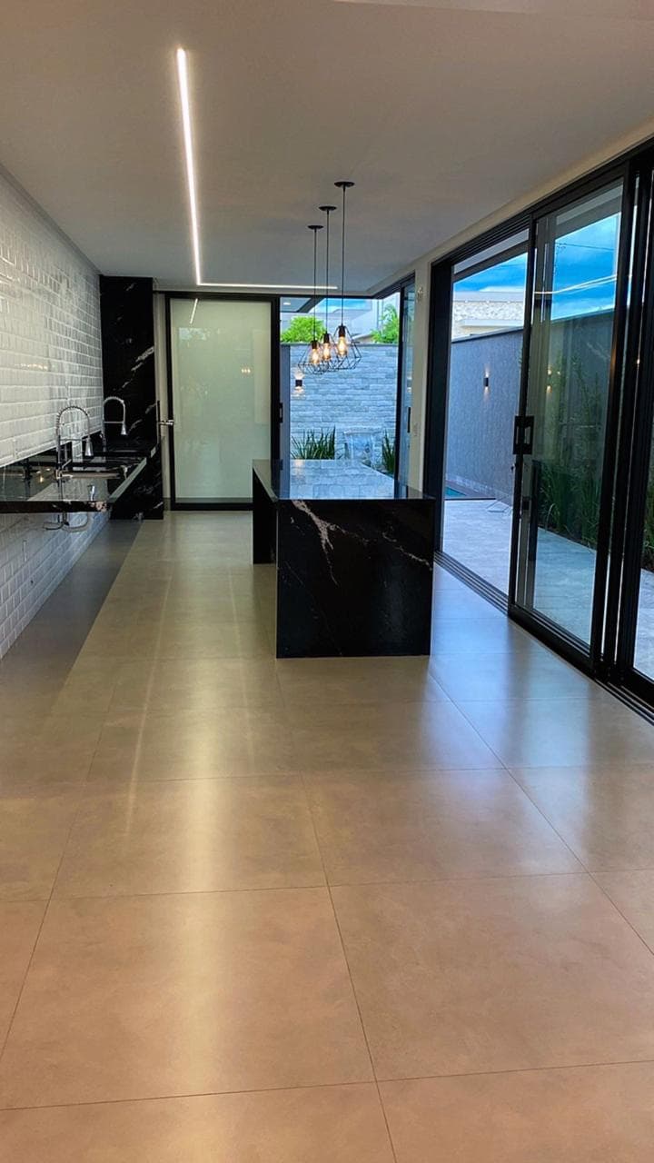 CASA CONDOMINIO 3 SUITES PLENAS - PARQUE VILLE JACARANDÁ