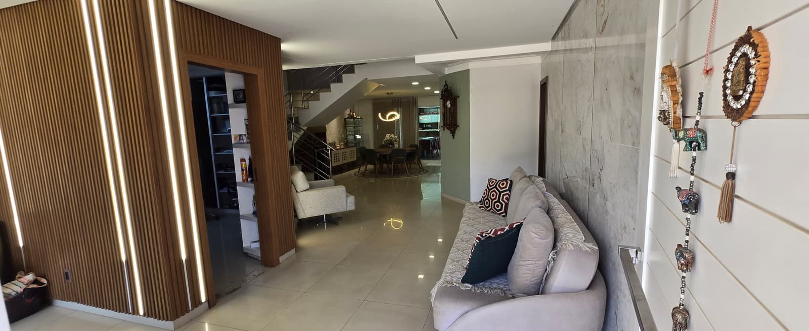 CASA SOBRADO 5 QUARTOS SENDO 4 SUITES - JARDINS MÔNACO SOBRADO DE LUXO