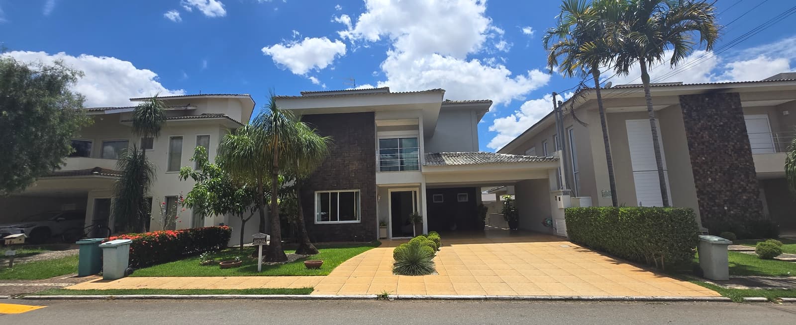 CASA SOBRADO 5 QUARTOS SENDO 4 SUITES - JARDINS MÔNACO SOBRADO DE LUXO