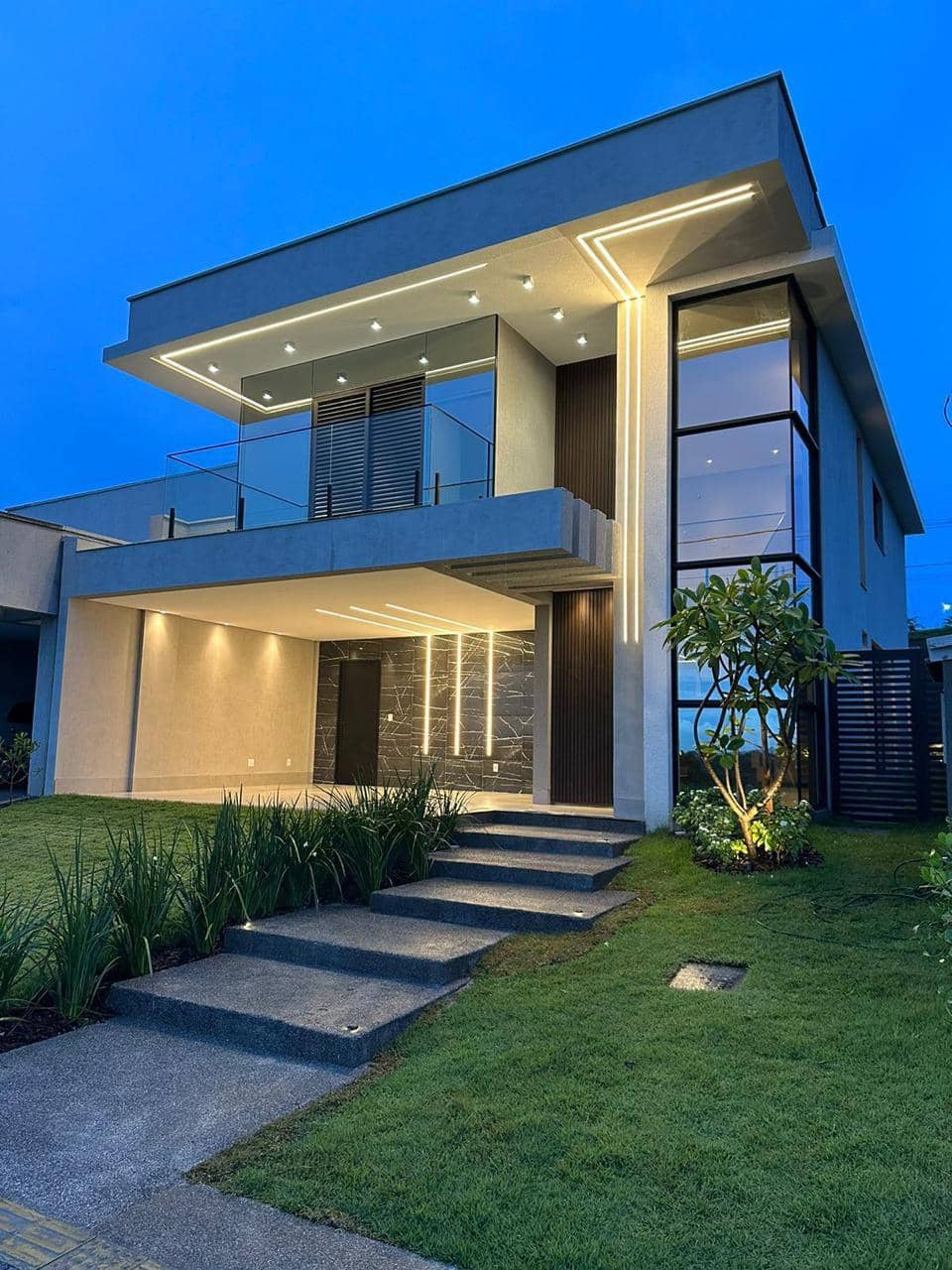 CASA TÉRREA CONDOMINIO 3 SUITES - SENADOR CANEDO – JARDINS CAPRI