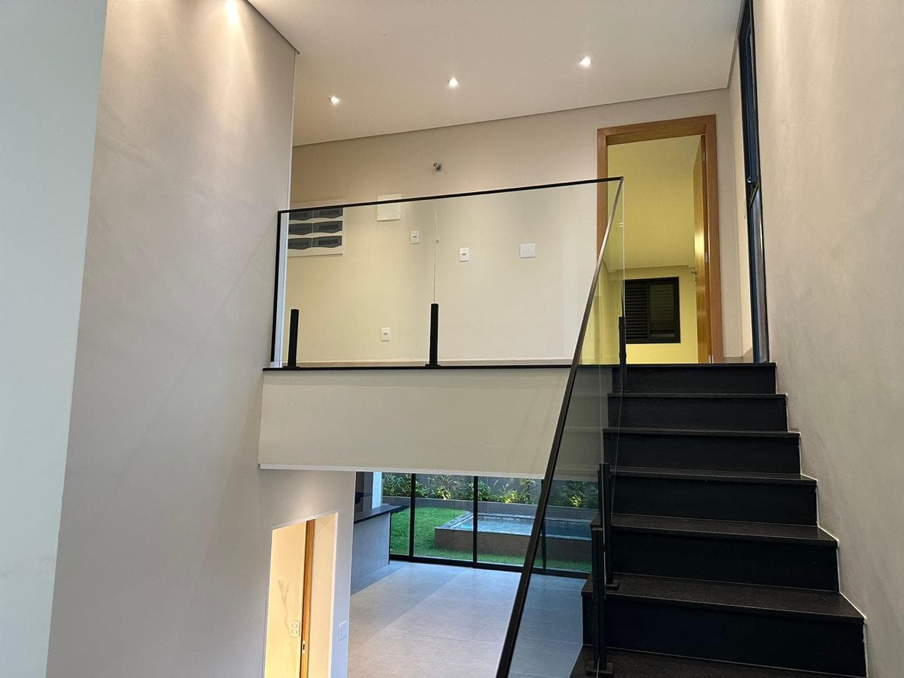 CASA TÉRREA CONDOMINIO 3 SUITES - SENADOR CANEDO – JARDINS CAPRI