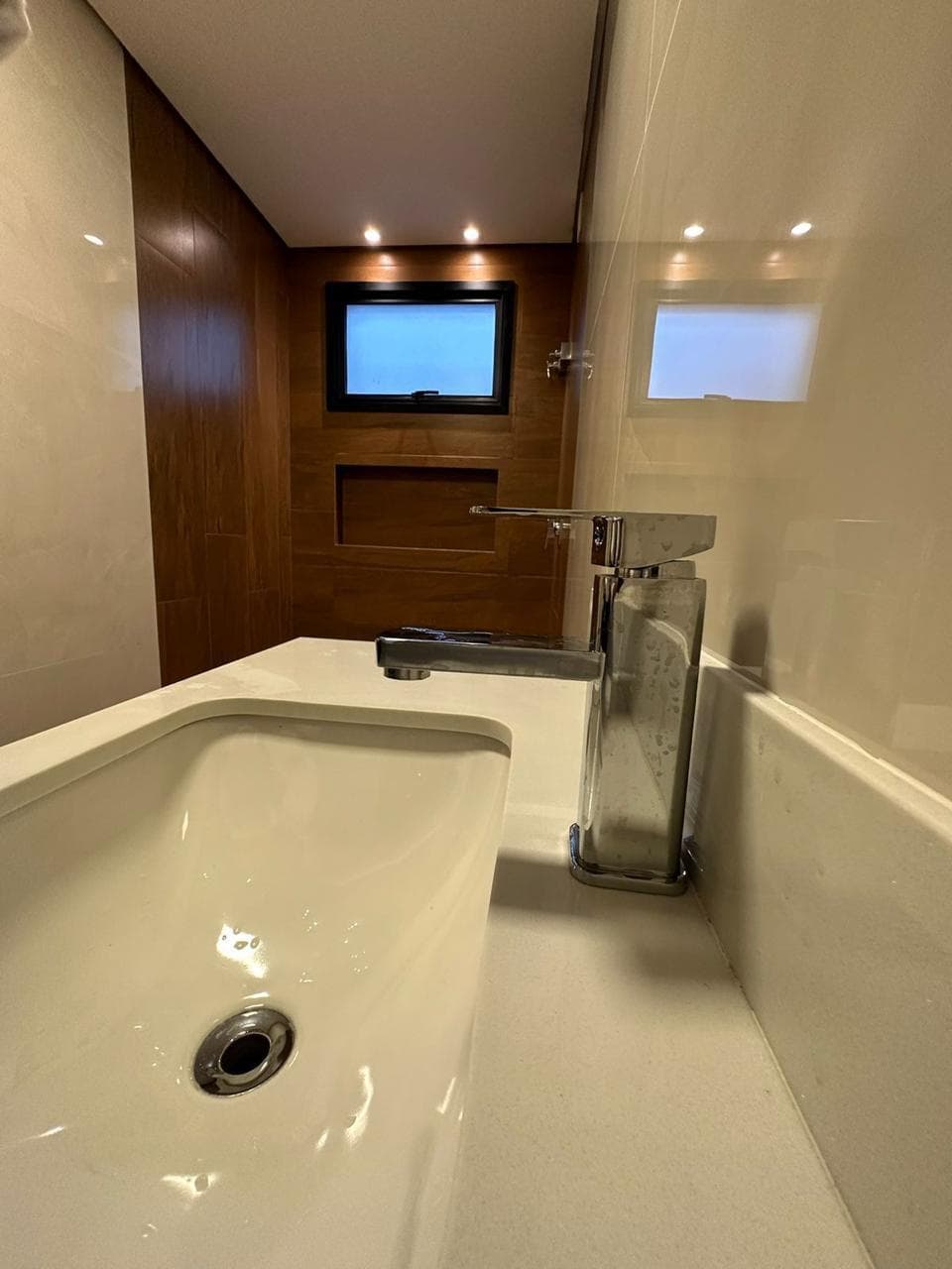 CASA TÉRREA CONDOMINIO 3 SUITES - SENADOR CANEDO – JARDINS CAPRI