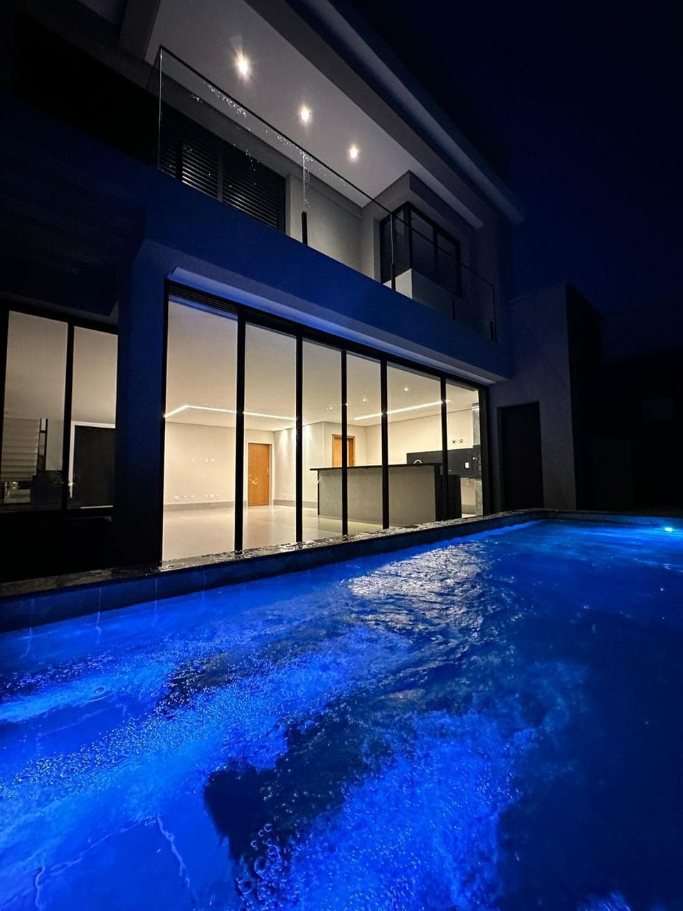 CASA TÉRREA CONDOMINIO 3 SUITES - SENADOR CANEDO – JARDINS CAPRI