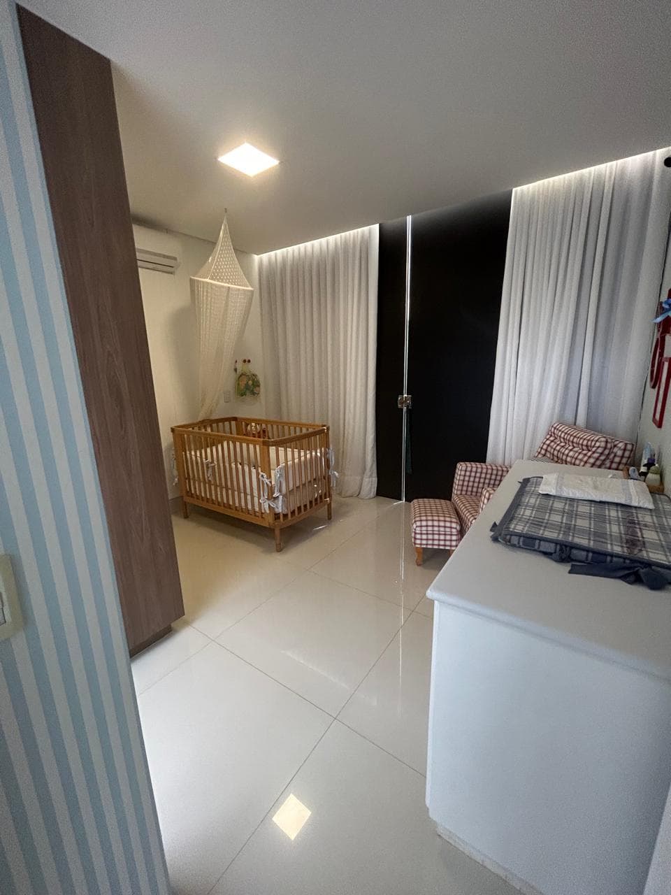 Casa Térrea em Condominio 4 suítes plenas - Jardins Verona