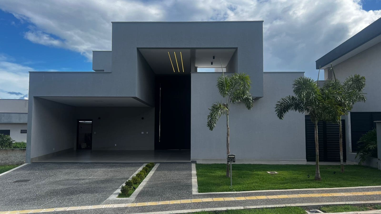 Casa Térrea em Condomínio 4 suítes plenas - Portal do Sol Garden