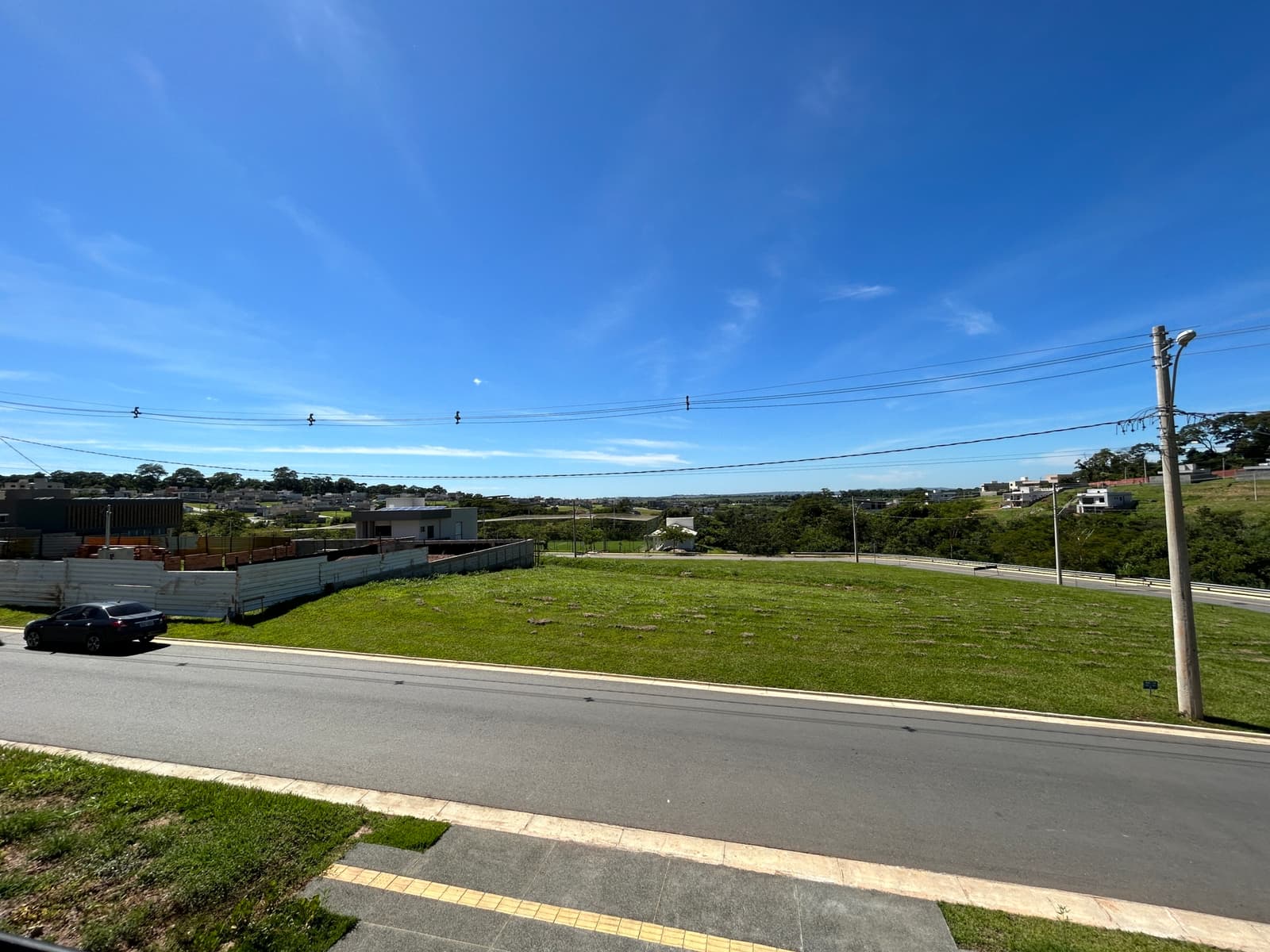 SOBRADO 3 SUITES PLENA EM CONDOMINIO - SENADOR CANEDO - JARDINS NÁPOLES