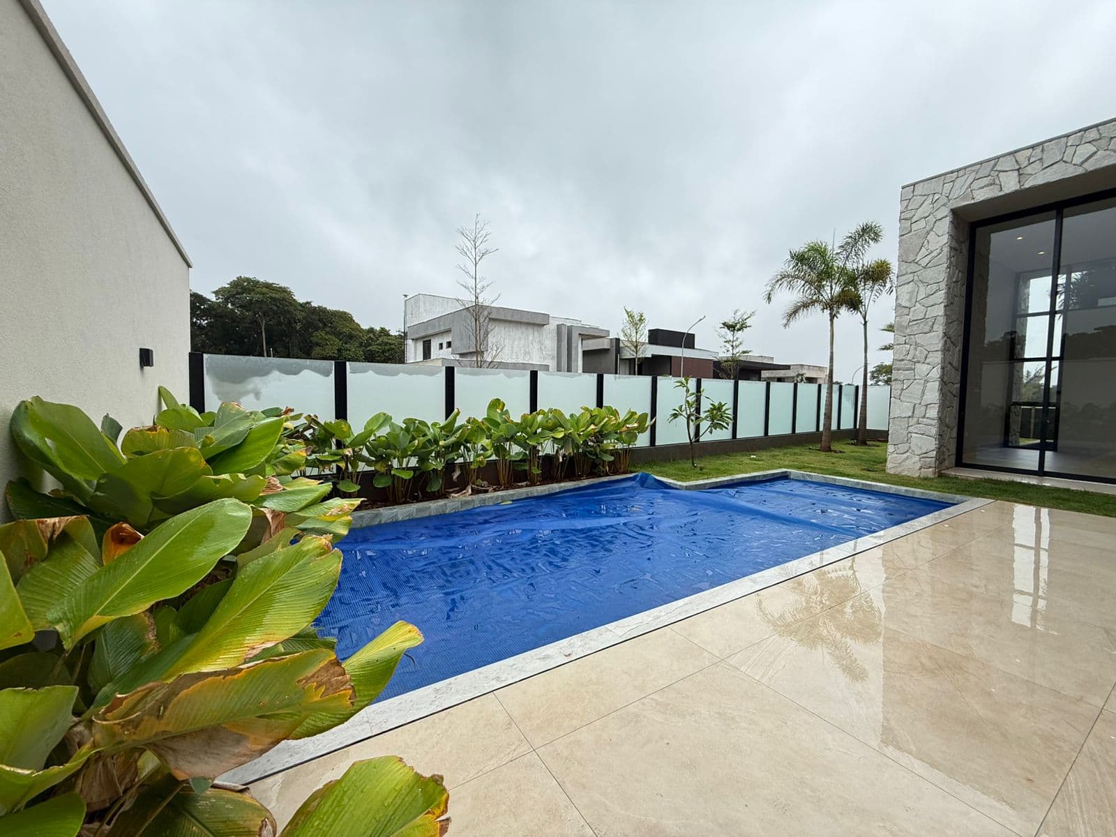 SOBRADO 4 QUARTOS E 3 SUITES CONDOMINIO - JARDINS FRANÇA