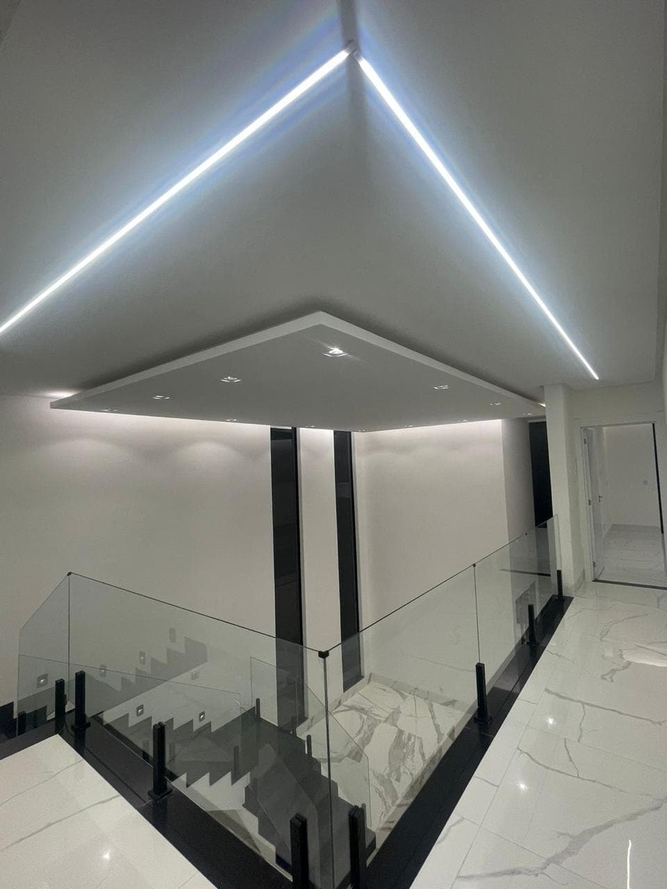 SOBRADO EM CONDOMINIO 4 SUITES - PORTAL DO SOL GREEN