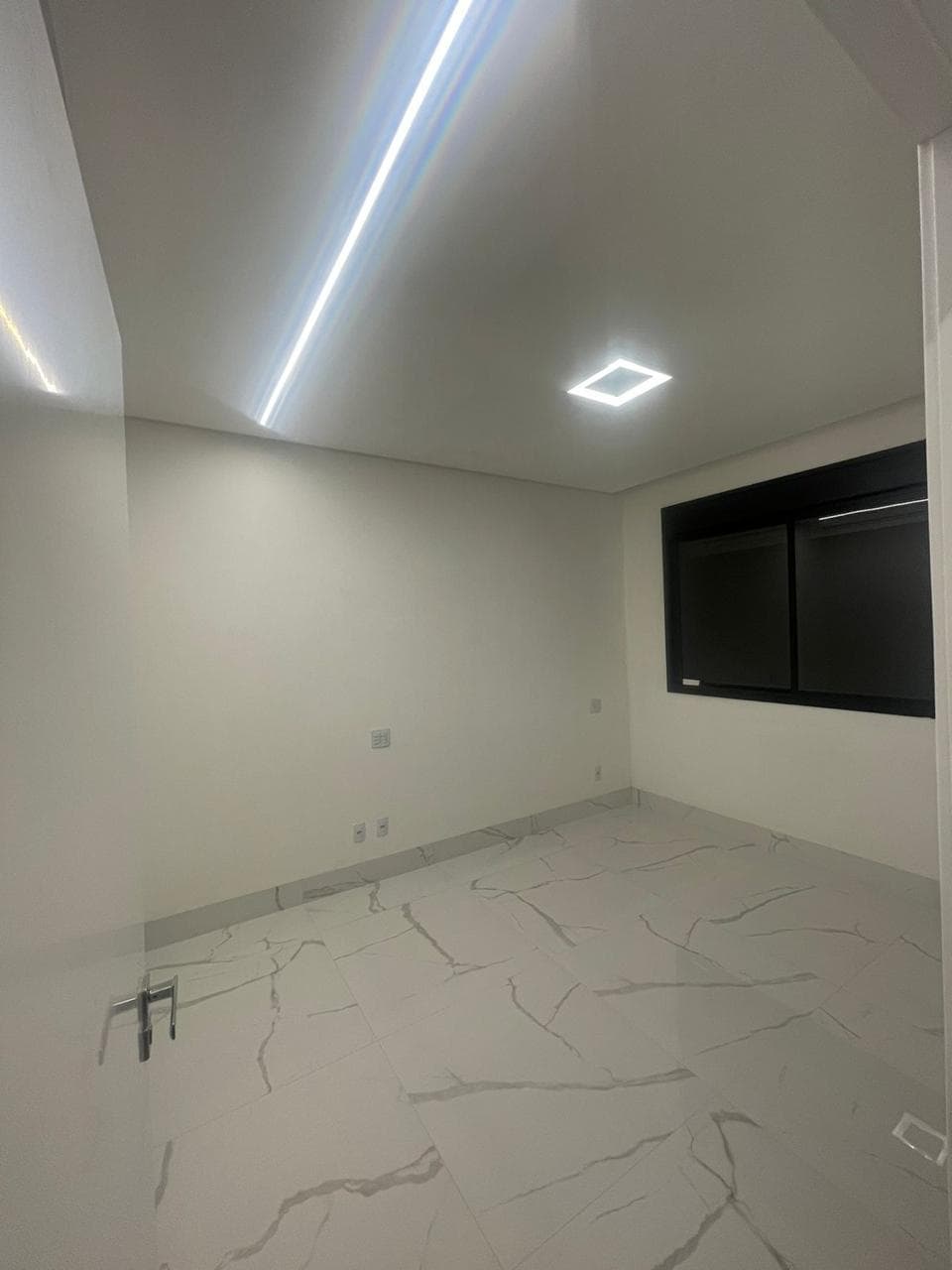 SOBRADO EM CONDOMINIO 4 SUITES - PORTAL DO SOL GREEN